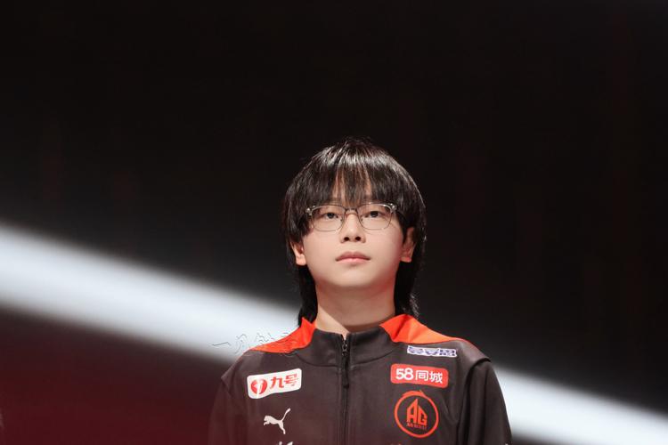 王者榮耀職業(yè)選手精準(zhǔn)打野？王者職業(yè)比賽常用打野？-第1張圖片-猴鯊游戲